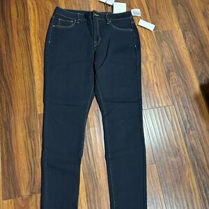 Classic Women's Jeggings, Faith Jeans Size 12, new with tags, dark blue